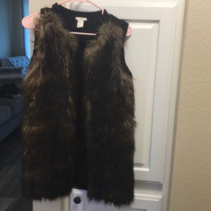 HP 🎉 3 for $15 🦋🦋 H&M faux fur vest